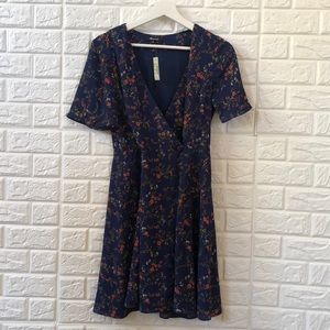 amaranth wrap dress in moonless floral
